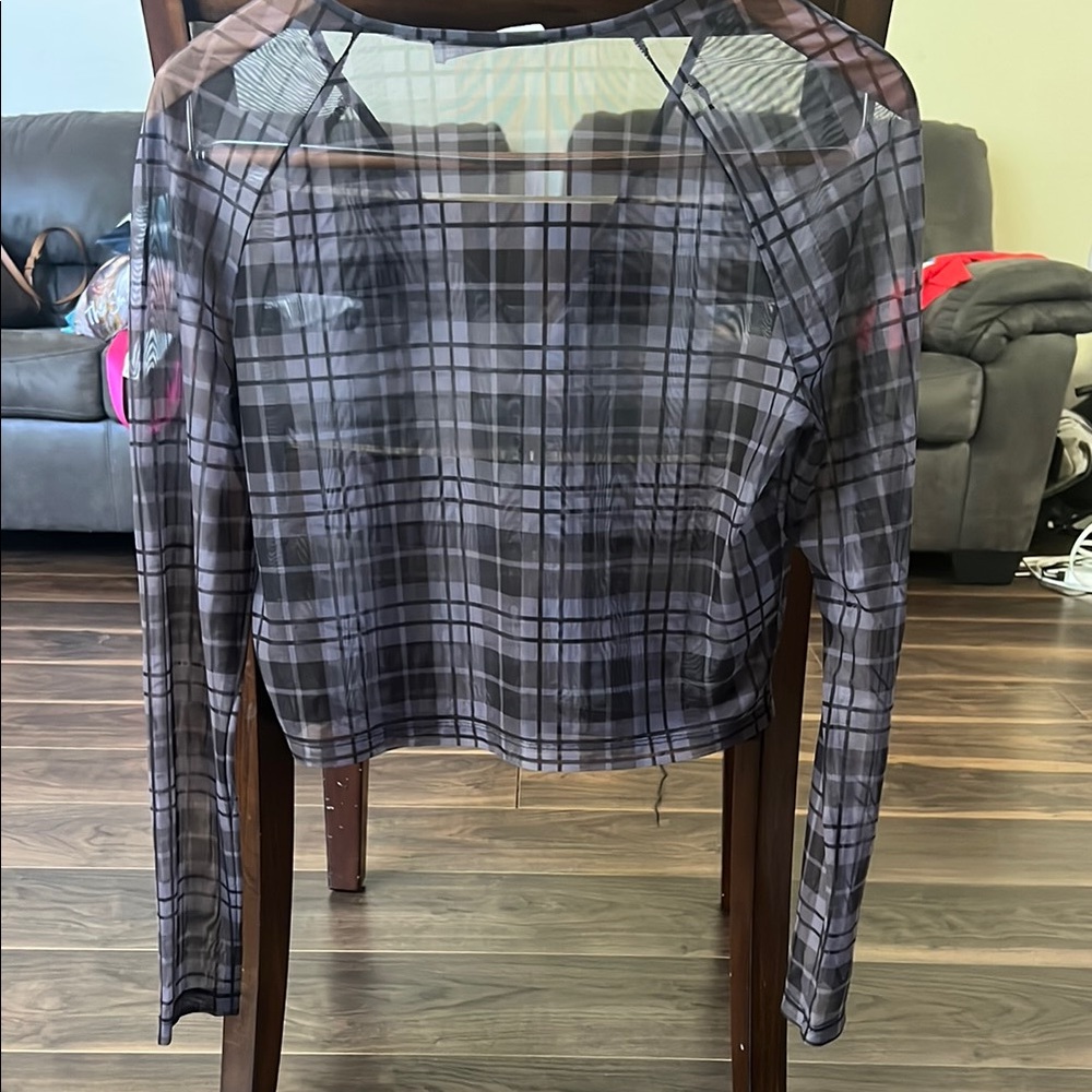 Elodie Gray Black Long Sleeve Crop Tie Front Blouse - Picture 3 of 3